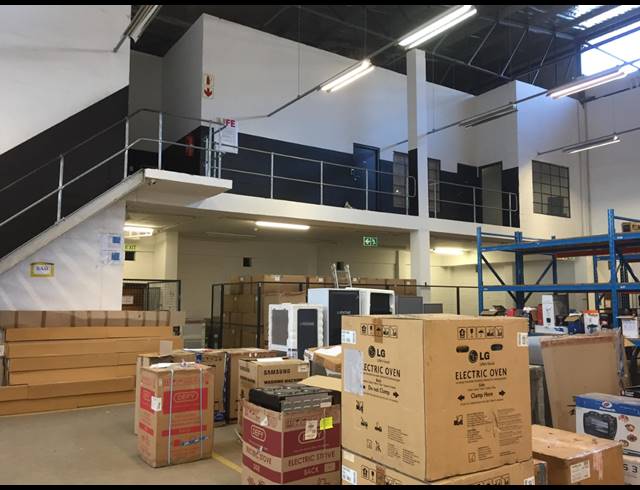 2,325M² WAREHOUSE RENTED IN WESTLAKE
